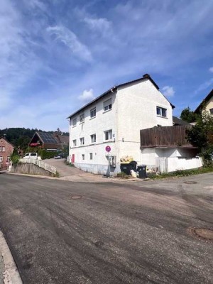 Verfügbar! Interessenten bitte melden !!!! Geräumiges Wohnhaus mit flexiblen Nutzungsmöglichkeiten