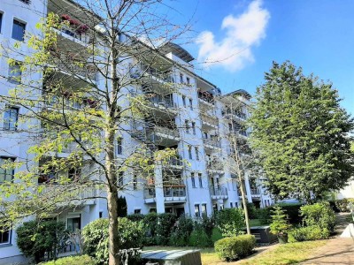 Schleußig: neuwertig I mit Balkon zum Innenhof I Aufzug I Einbauküche I Bad mit Wanne