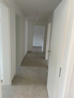 Renovierte 3-Zimmer-Wohnung (Erdgeschoss) mit Fußbodenheizung und Terrasse in Dingolfing