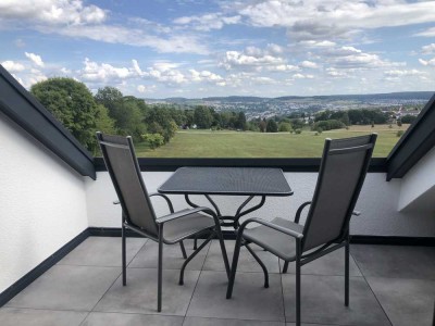 2 Zimmer Maisonette Wohnung mit Dachloggia und fantastischem Ausblick.