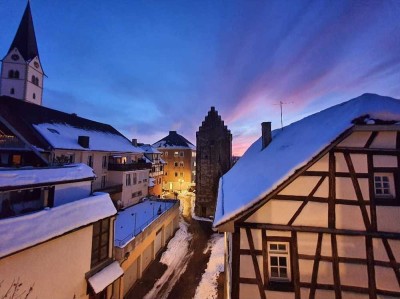 Möblierte 2-Zimmer-Terrassenwohnung mit gehobener Innenausstattung mit Balkon und EBK in Markdorf