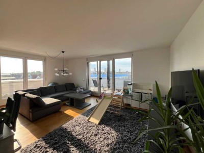 Moderne DG-Wohnung mit Penthouse-Charakter ab dem 01.11. verfügbar!