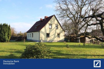 Grünes, ruhiges Wohnen in Rehfelde - Haus mit großem Grundstück und Nebengelass mit Neubaupotenzial