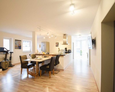 Zentral & bequem, großzügige Wohnung mit Wohnküche und 3 separaten Zimmern