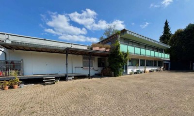 Seltene Gelegenheit! 3 große Wohnungen- 2 große Hallen- Büros und Stellplätze