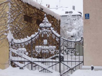 Geschmackvolle 2-Zimmer-Altbau-Wohnung mit geh. Innenausstattung mit EBK in München Schwanthalerhöhe