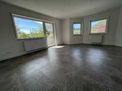 Freundliche und modernisierte 3-Zimmer-Wohnung mit Balkon in Kuchen