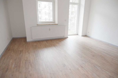 Komplett zum Innenhof - Balkon - Bad mit Dusche ! frei ab 1.2.26
