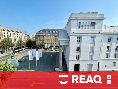 Wohnen am Theaterplatz: Möblierte 1-Zimmer-Wohnung mit Einbauküche!