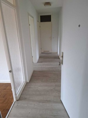 Helle 4 Zimmerwohnung mit Balkon in Neumünster - Einfeld