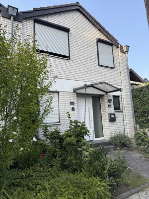 Günstiges, modernisiertes 4-Raum-Reihenhaus in Bonn Holzlar