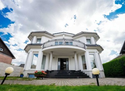 ++ PROVISIONSFREI: Exklusive Stadtvilla - modern, stadtnah, familienfreundlich ++