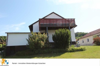 Dachgeschosswohnung  -  Erstbezug nach Kernsanierung mit sehr großer Dachterrasse und Garten