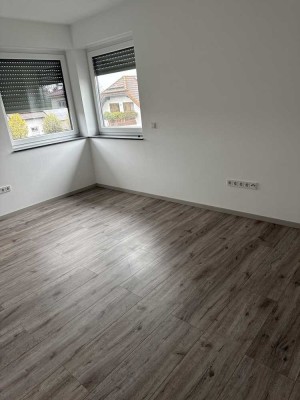 Moderne 5-Zimmer Wohnung mit Balkon im 2. OG in Lautzenbrücken