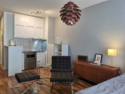 Möbliertes Apartment im 4. OG mit Balkon in Friedenau (Schöneberg)