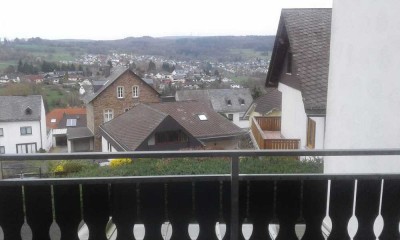Nähe Koblenz  - neuwertig renovierte 5 Zimmer mit Balkon - direkt vom Eigentümer zu vermieten