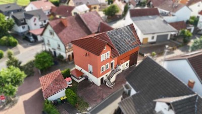 Voll vermietetes, kernsaniertes Zweifamilienhaus mit weiterer Ausbaureserve