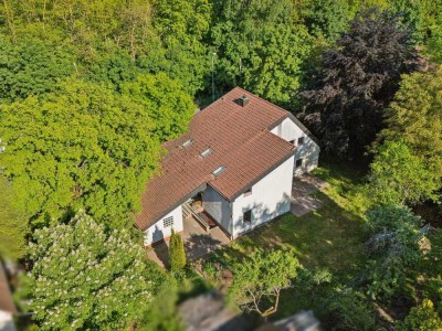 Flexibles Wohnen in beliebter Lage – Ein-/ Zweifamilienhaus mit Gartenidylle in Behringersdorf