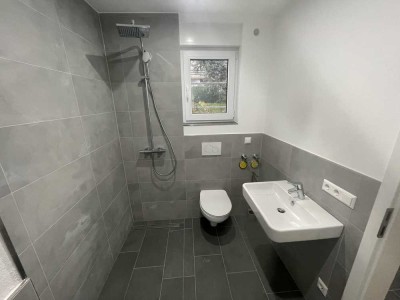 Traum für Paare und Familien! Kernsanierte 3,5 Zimmer mit Garten, Garage und Balkon