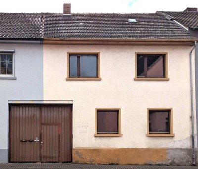 Sanierungsbedürftiges Haus mit großem Grundstück im Süden von Viernheim