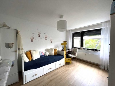 Hochwertig saniertes Reihenendhaus – Balkon statt Garten, Dachterrasse denkbar
