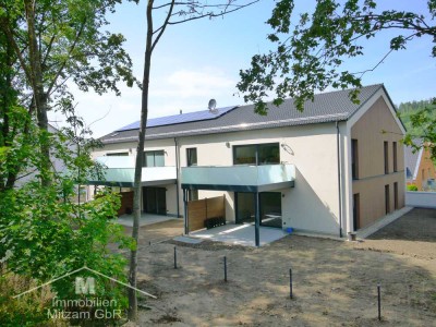 Natur Pur: 4-Zimmer-Dachgeschoss-Wohnung mit Aufzug, EBK u. 2 TG-Stellpätzen am idyllischen Arzberg