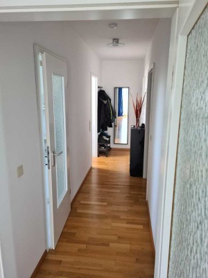 Helle 2-Zimmer DG-Wohnung in Höhenkirchen mit TG-Stellplatz