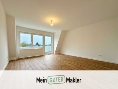 Erstbezug nach Sanierung: Helle Dachgeschoss-Oase mit West-Loggia im grünen Bremen-Nord