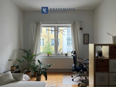 Charmante Altbau-Wohnung mit Einbauküche!