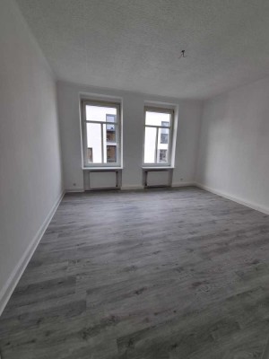 frisch renovierte 2-Zimmer-Wohnung im 2. OG in Siegburg