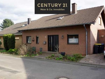 Großzügiges und helles Einfamilienhaus mit Garage und möglichem Wohnmobilstellplatz  in Niederaußem