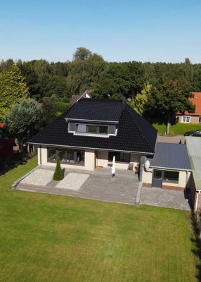 Gepflegtes Wohnhaus in guter, ruhiger Süd-Lage, 2023 Dach und Fenster neu, Garage, Vollkeller