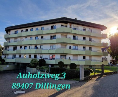 Gepflegte 3-Raum-Wohnung mit Balkon und Einbauküche in Dillingen an der Donau, Penthousecharakter