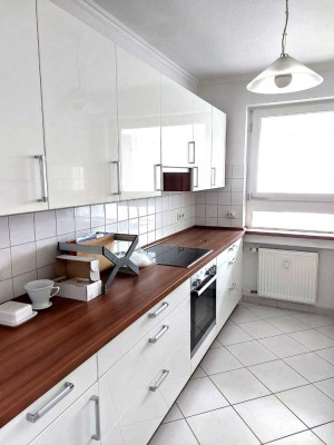 Geschmackvolle, gepflegte 2-Zimmer-Wohnung mit EBK in Karben