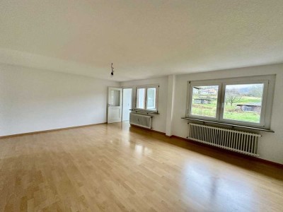 4-Zimmerwohnung in schöner Lage mit Balkon und Garage in Bahlingen