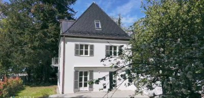 Großhesselohe: MODERNE KLASSIK - NEU RENOVIERT, AUSBAUPOTENTIAL