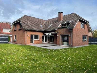 Exklusives Wohnhaus mit Doppelgarage in Sackgassenendlage