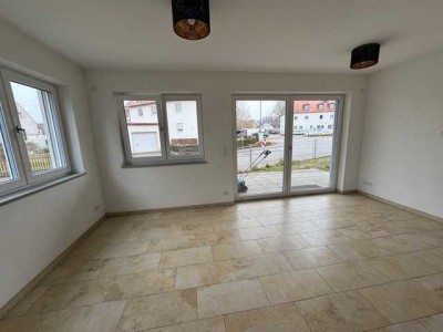 Schrobenhausen zentrale Lage sch., neu 3 Zi. EG Whg.KFW55  EBK, Gartenant.,PKW Stellplatz. FREI