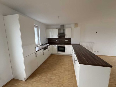 Tolle Penthouse - Wohnung mit Einbauküche und Dachterrasse in begehrter Lage von Hannover - Bemerode