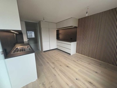 Exklusive kernsanierte 4,5-Zi.-Wohnung mit Balkon & Weitblick – Erstbezug Februar 2026