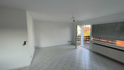 Erstbezug nach Sanierung mit Balkon: Freundliche 3,5-Raum-Wohnung in Friedrichsdorf