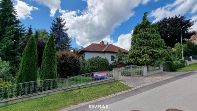 Wohnen im Grünen: Bungalow auf großzügigem Grundstück in Linsberg