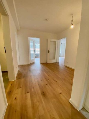Komplett sanierte 4-Zimmerwohnung mit viel Licht