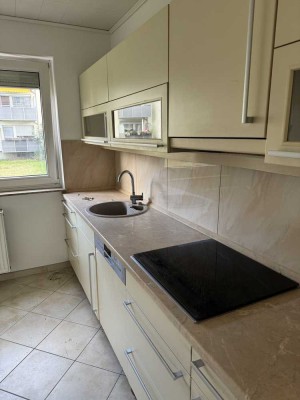 Modernisierte 3-Raum-Wohnung mit Balkon und Einbauküche in Wolfenbüttel