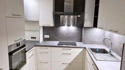 Neuwertige 2-Zimmer Stadtwohnung mit Balkon und TG