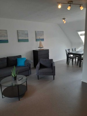 Möblierte 2-Zimmer-DG- Ferienwohnung mit Balkon befristet bis nächstes Jahr