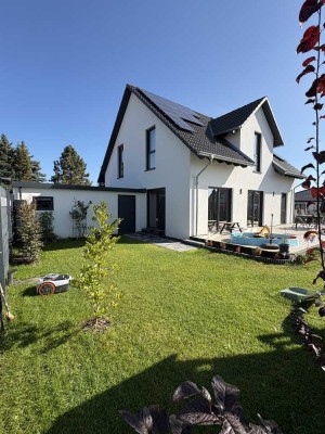 OHNE MAKLER - Luxuriöses Einfamilienhaus mit 5 Zimmern in Schwerin-Warnitz