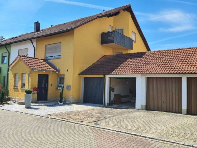 Geschmackvolles, gepflegtes Reihenendhaus mit Garten, Garage und EBK in Gerolzhofen