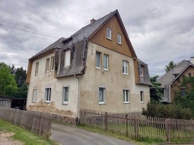 Geräumiges, preiswertes 10-Zimmer-Mehrfamilienhaus in Burkhardtsdorf