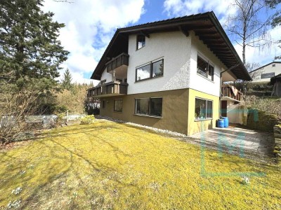 Einfamilienhaus mit Einliegerwohnung und Doppelgarage in sehr ruhiger Lage (Großer Garten)